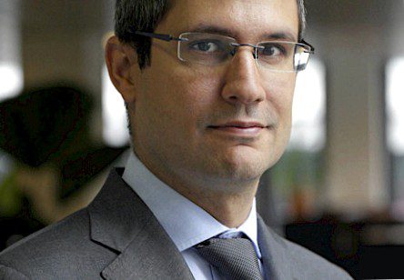 Daniel Steck, executive director, is a senior portfolio manager and U.S. equity analyst at REYL