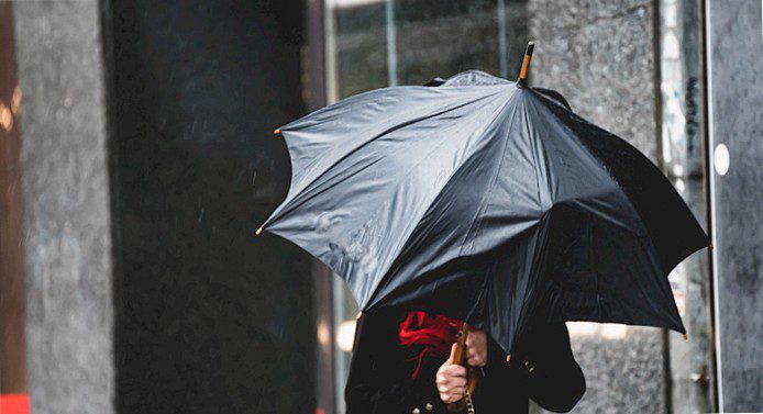 Looming storms are likely to shake the stock markets in the fall. (Image: Shutterstock.com/mgequivalents)